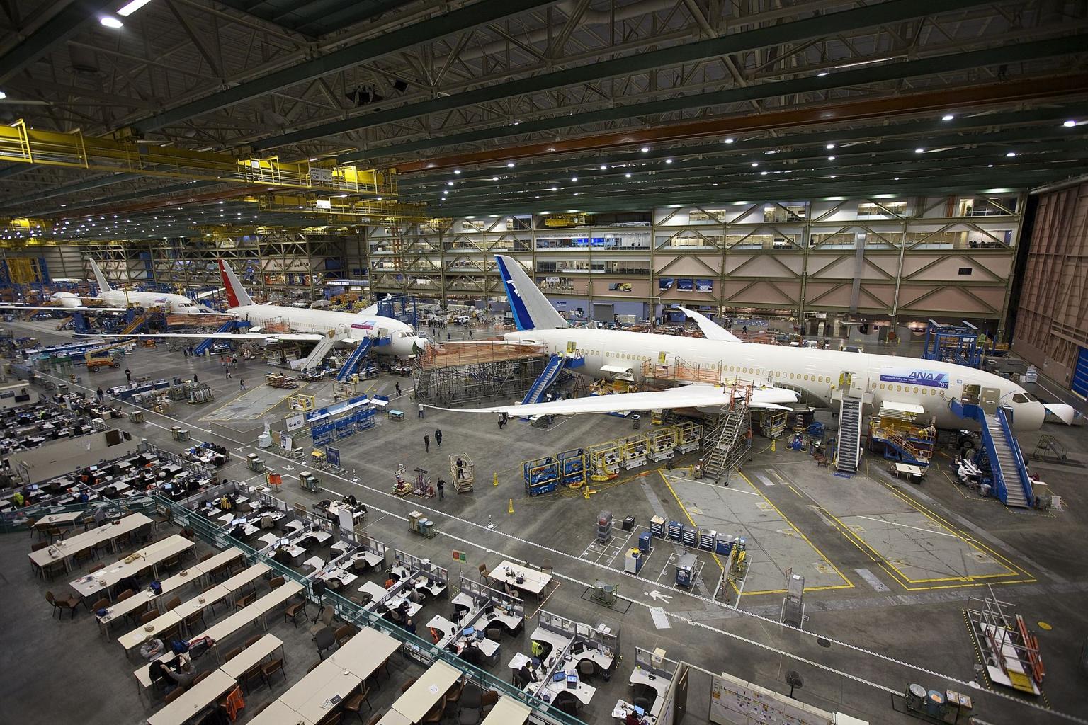 Boeing Everett factory airplane assembly line
